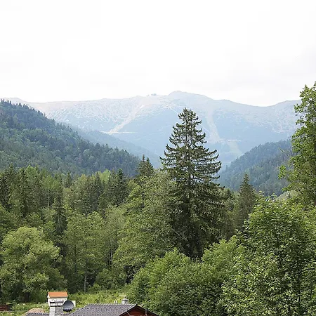 Dominika - Tale Chalet
